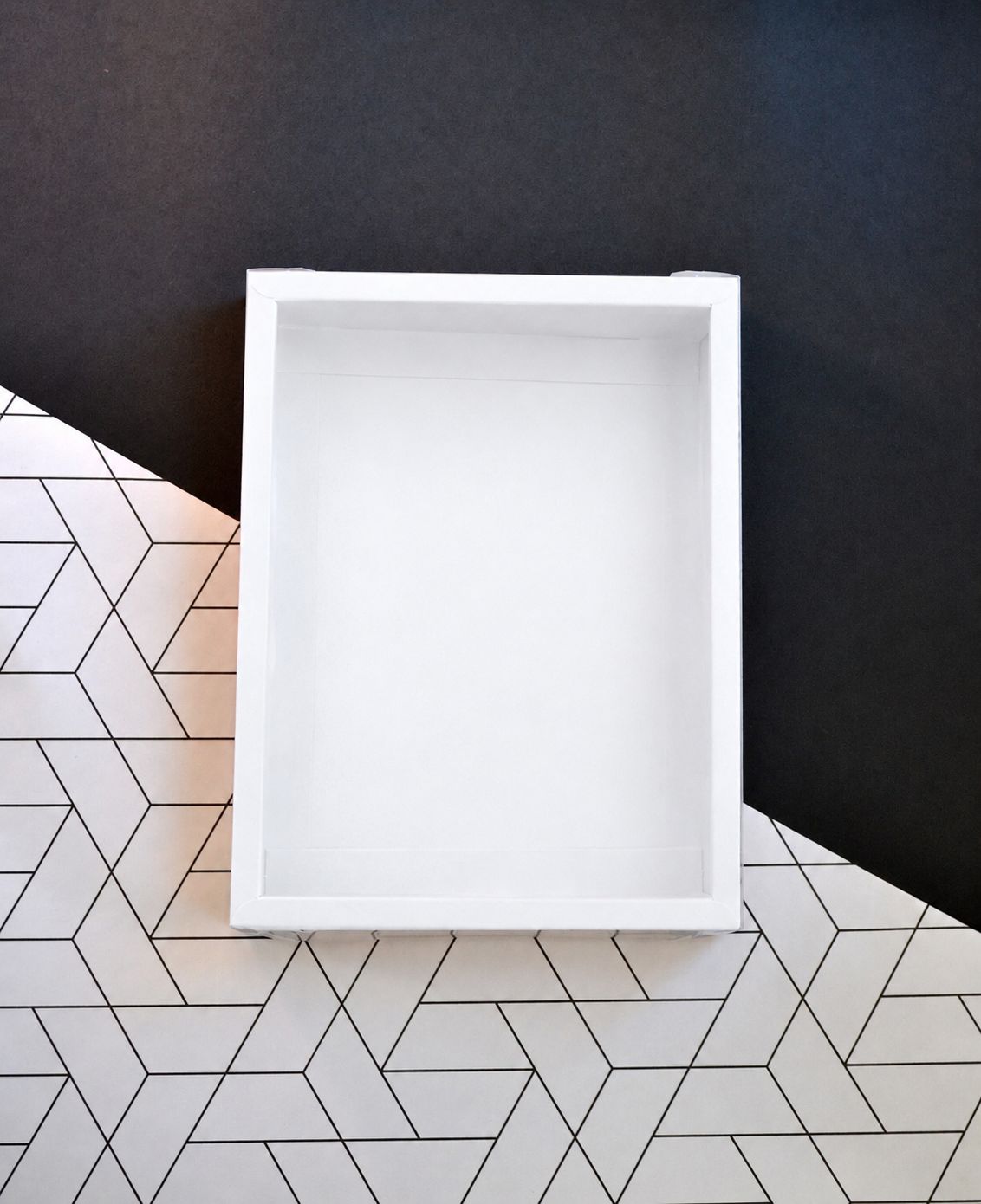 Box White Base with PVC Lid Large Chocolate 255x195x30 (ea)
