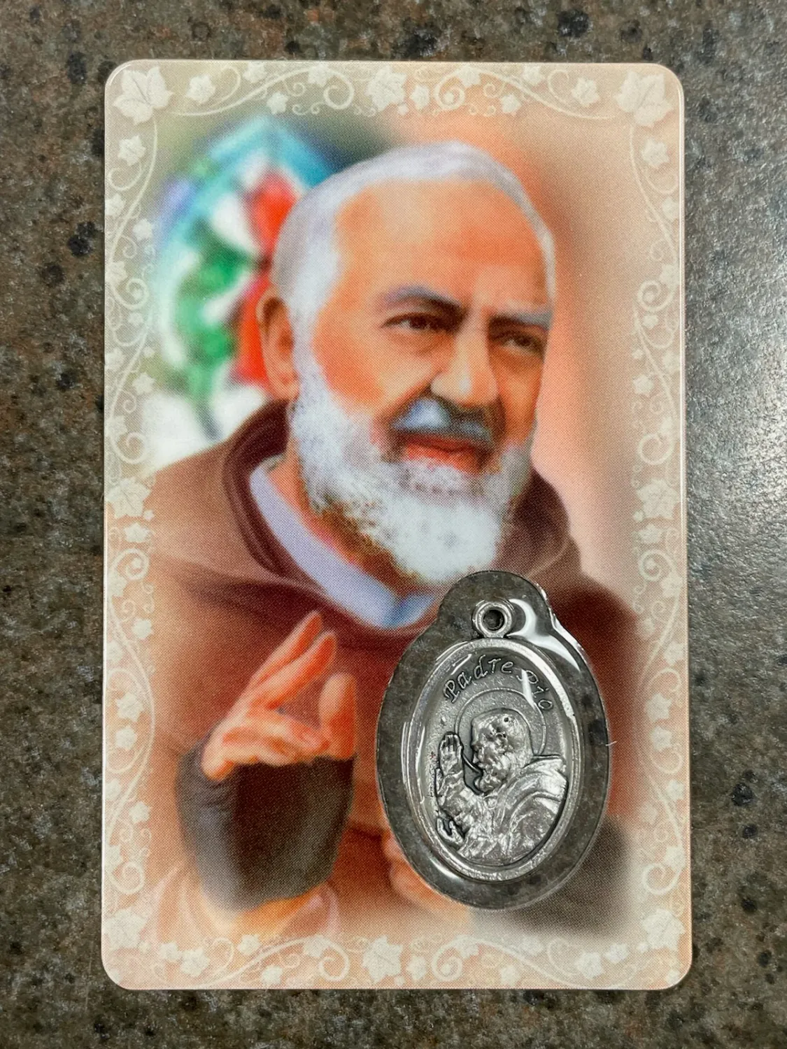St Pio Prayer Card W/Medal
