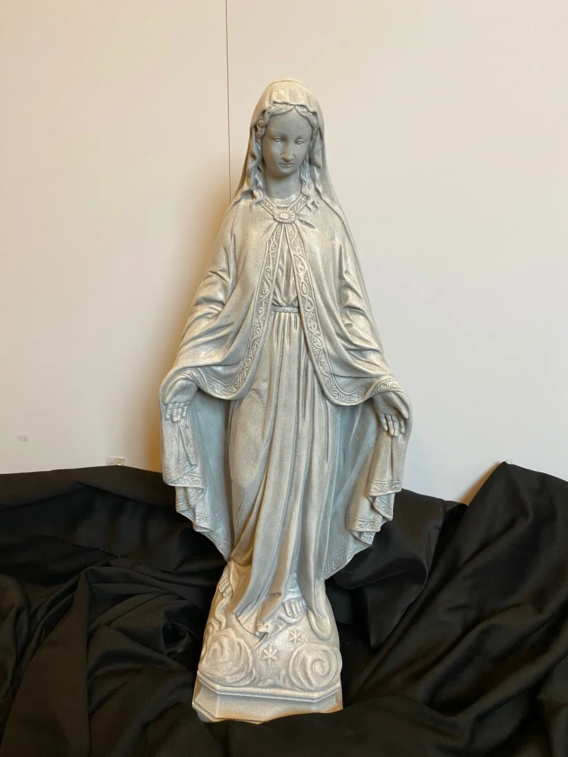 27" Ol Grace Outdoor Statue