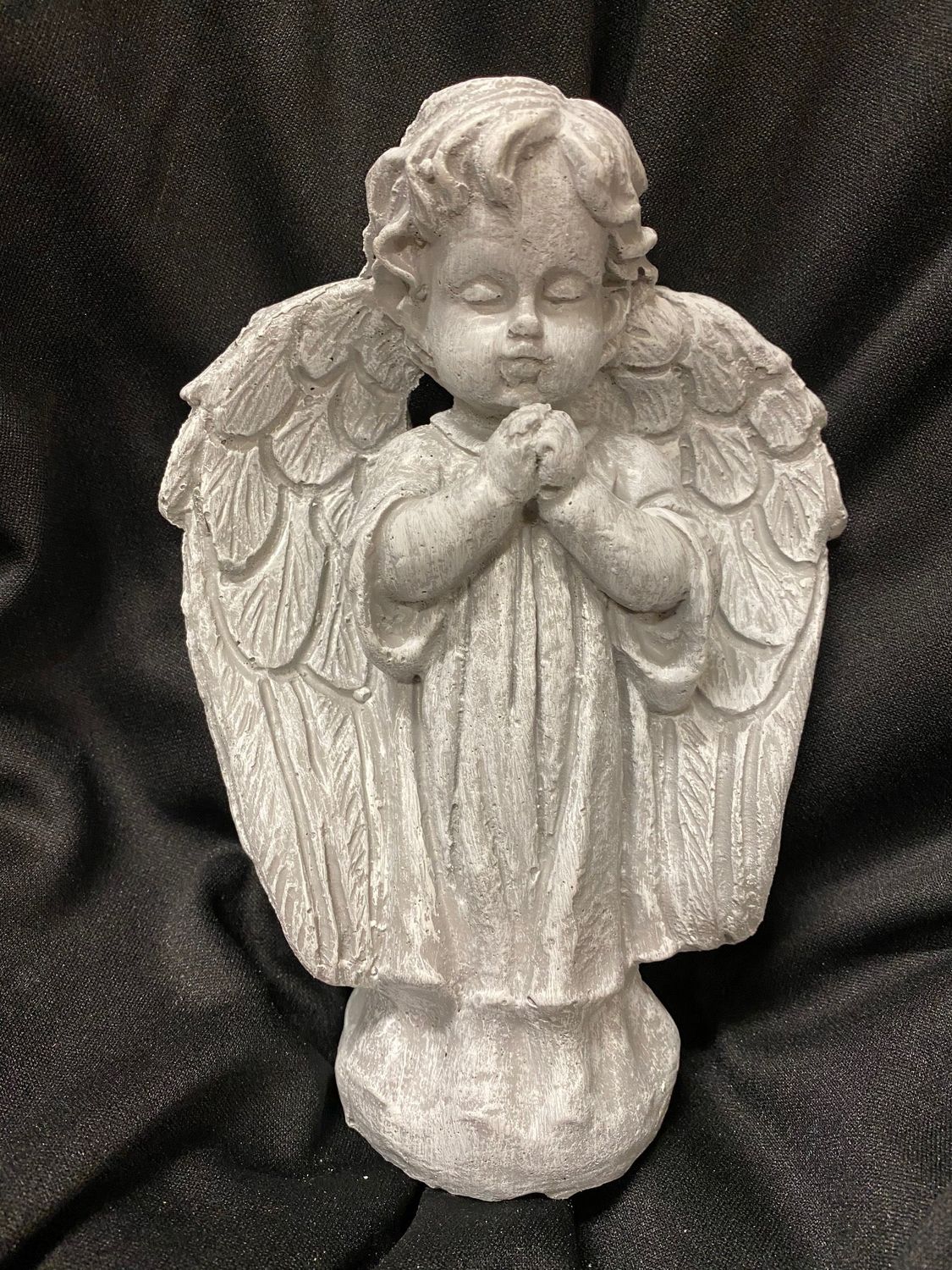 9" Angel Praying