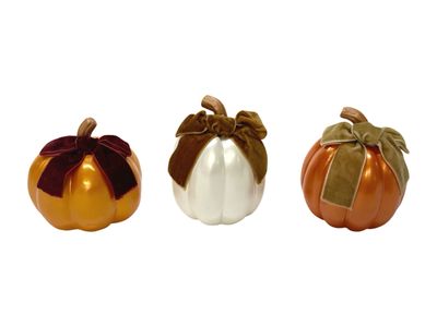 Pumpkin With Bow
