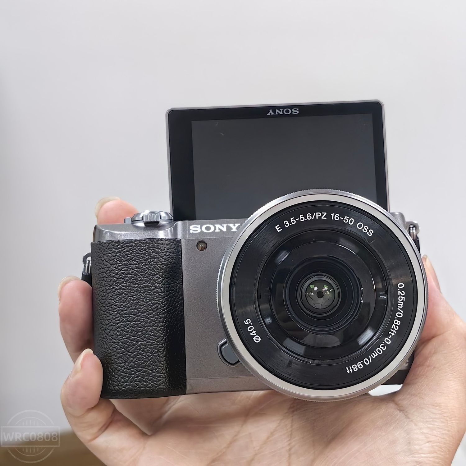 Sony Alpha A5100 Mirrorless Digital Camera 24.3 MP with 16-50mm Lens Kits- Brown English.