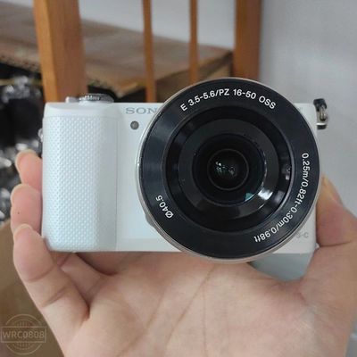 Sony Alpha A5000 Mirrorless Camera w/ 16-50mm Lens 20.1MP Tiltable Screen- White English