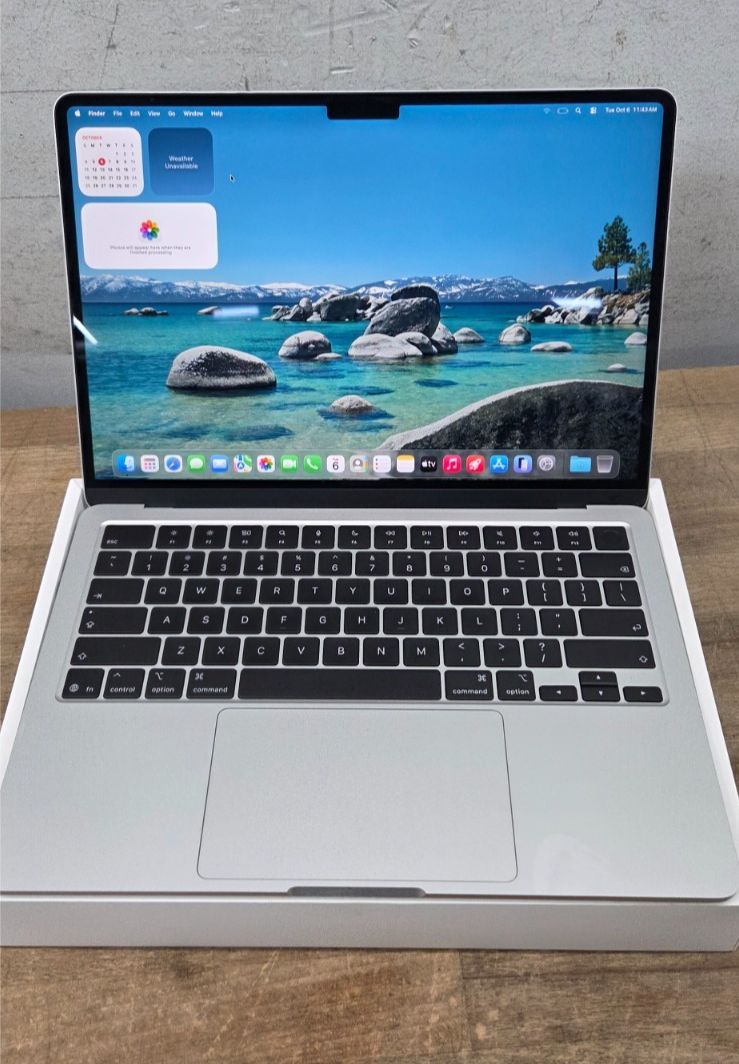 Apple MacBook Air 15" M5 Chip 16GB RAM 512GB SSD MDH74LL/A