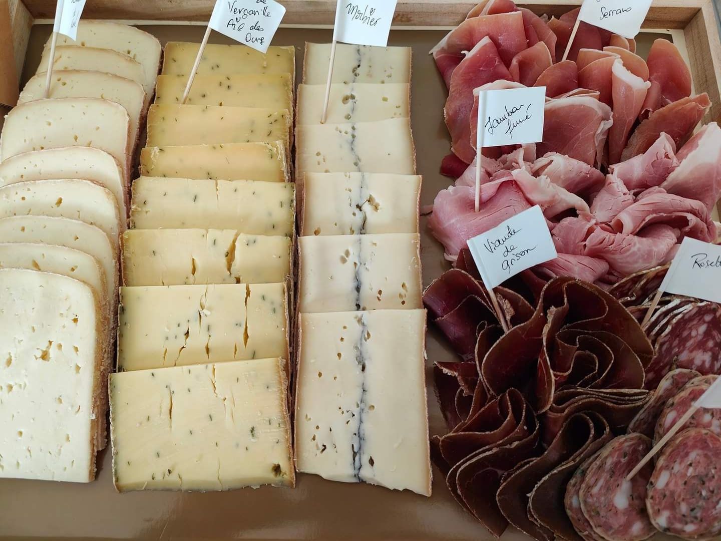 Plateau Raclette (fromage-charcuterie-pdt)