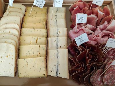Plateau Raclette (fromage-charcuterie-pdt)