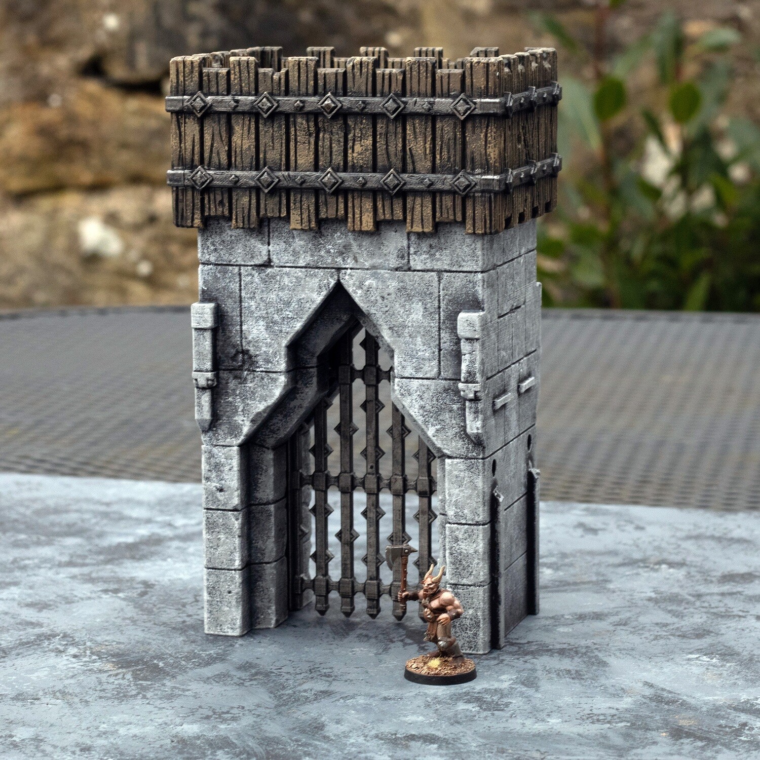 Stronghold Gatehouse w Wooden Battlements