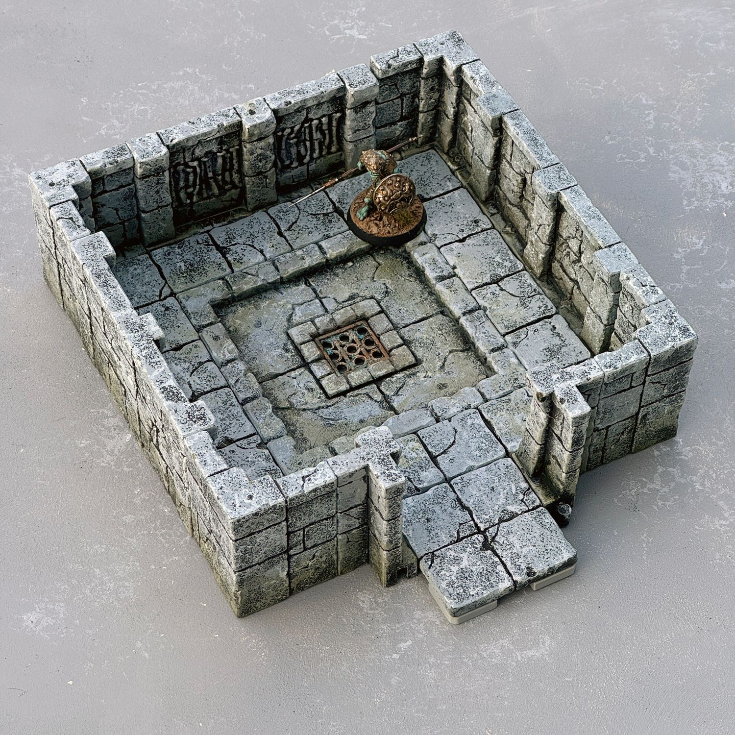 Necrosian Crypt Chamber - Sunken Well