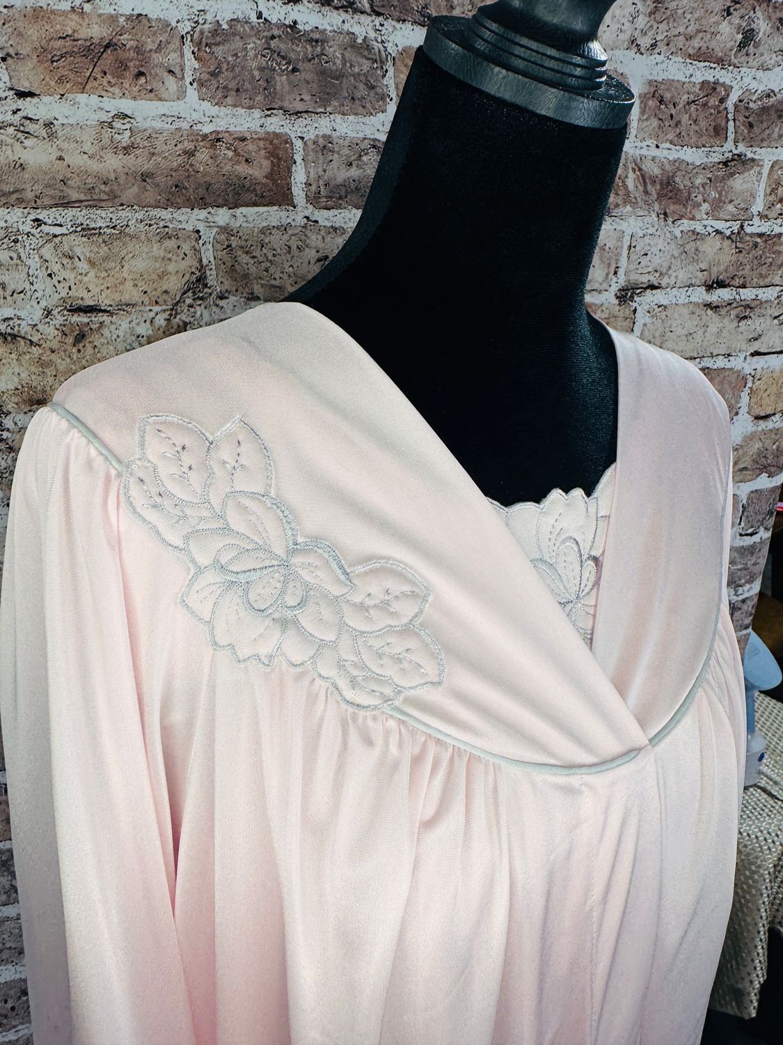 Vintage Soft Pink and Grey ShadowLine Mid Length Peignoir Set Sz L