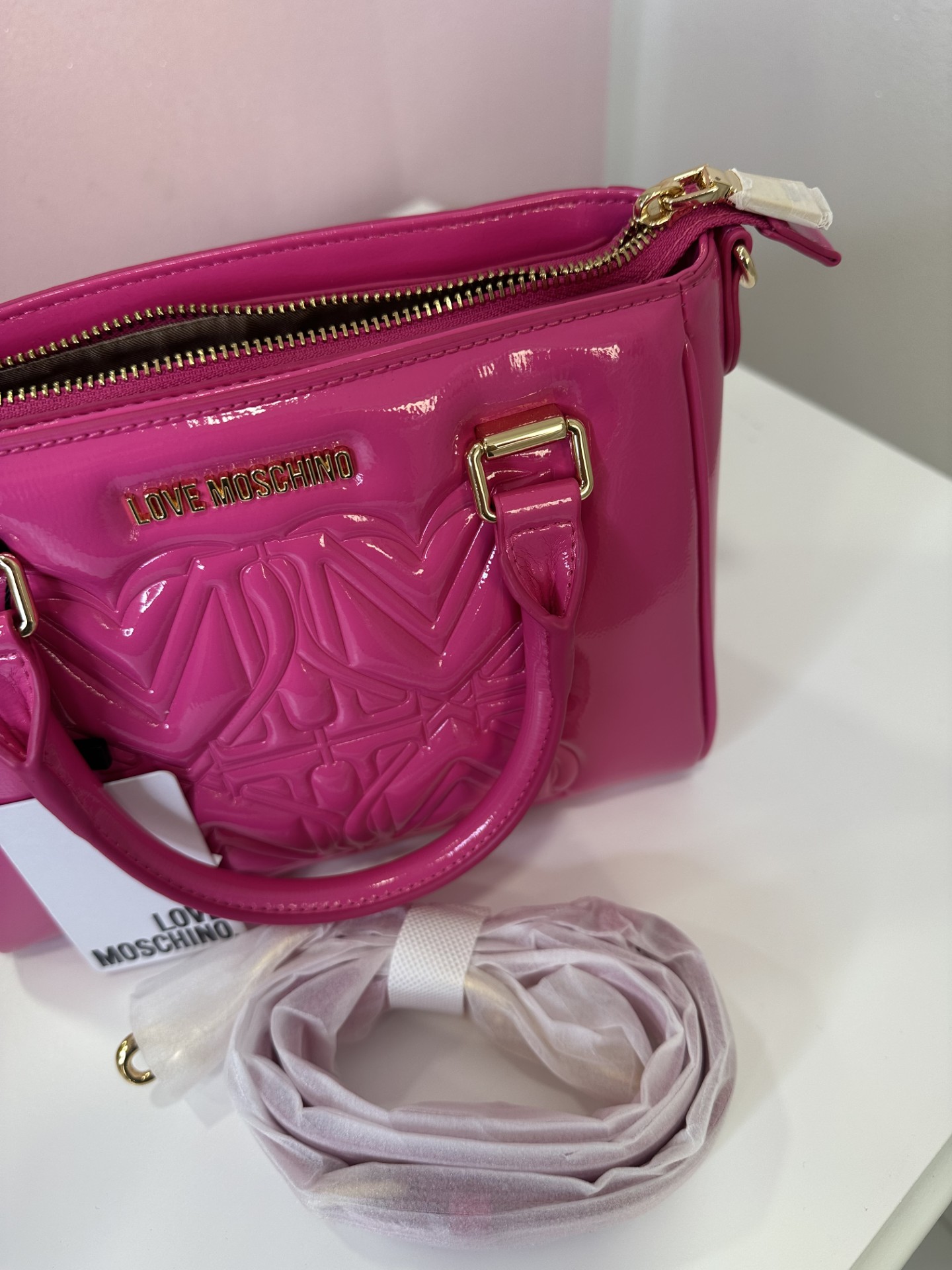 Borsa LOVE Moschino, FUCSIA vernice.