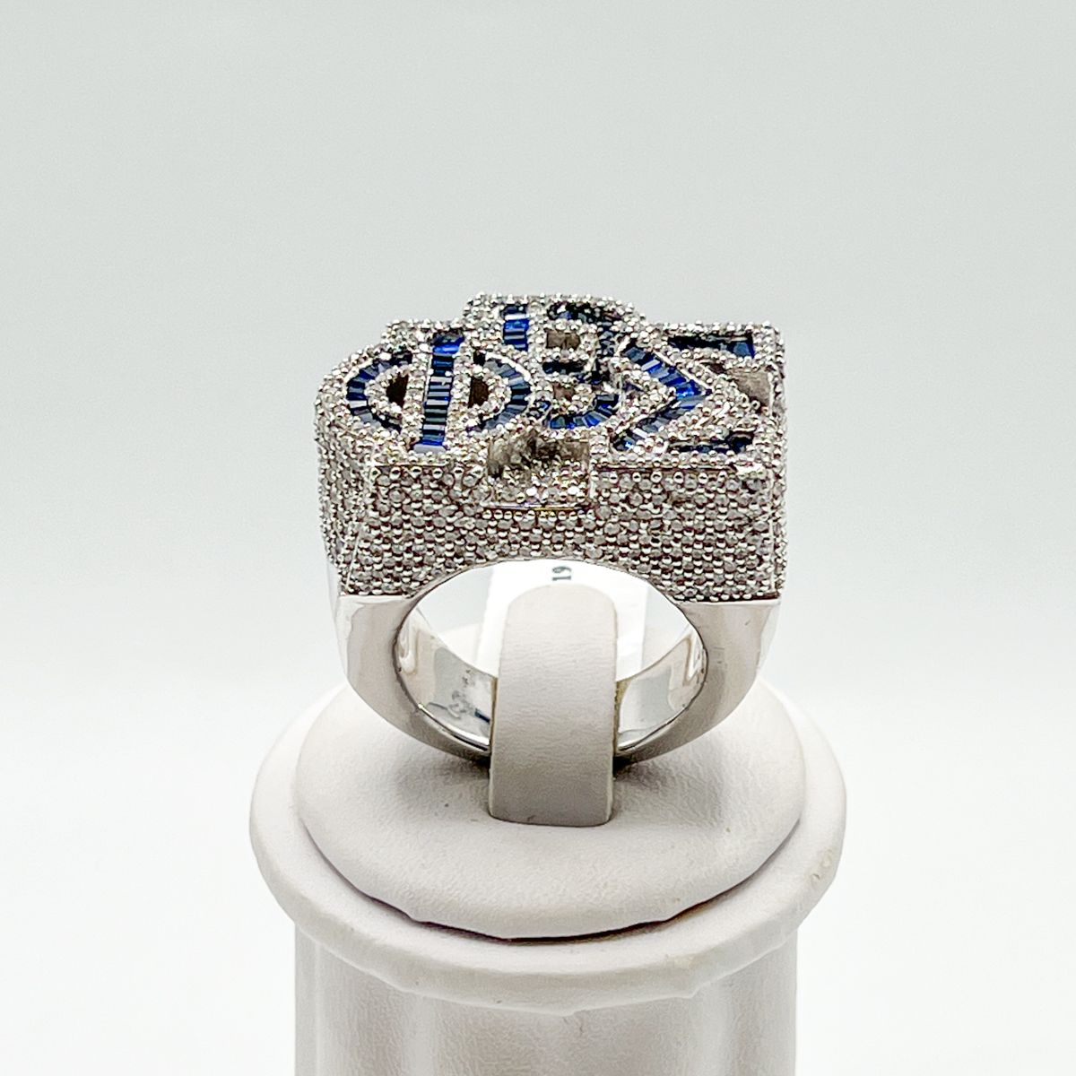 Staggered ΦΒΣ Ring
