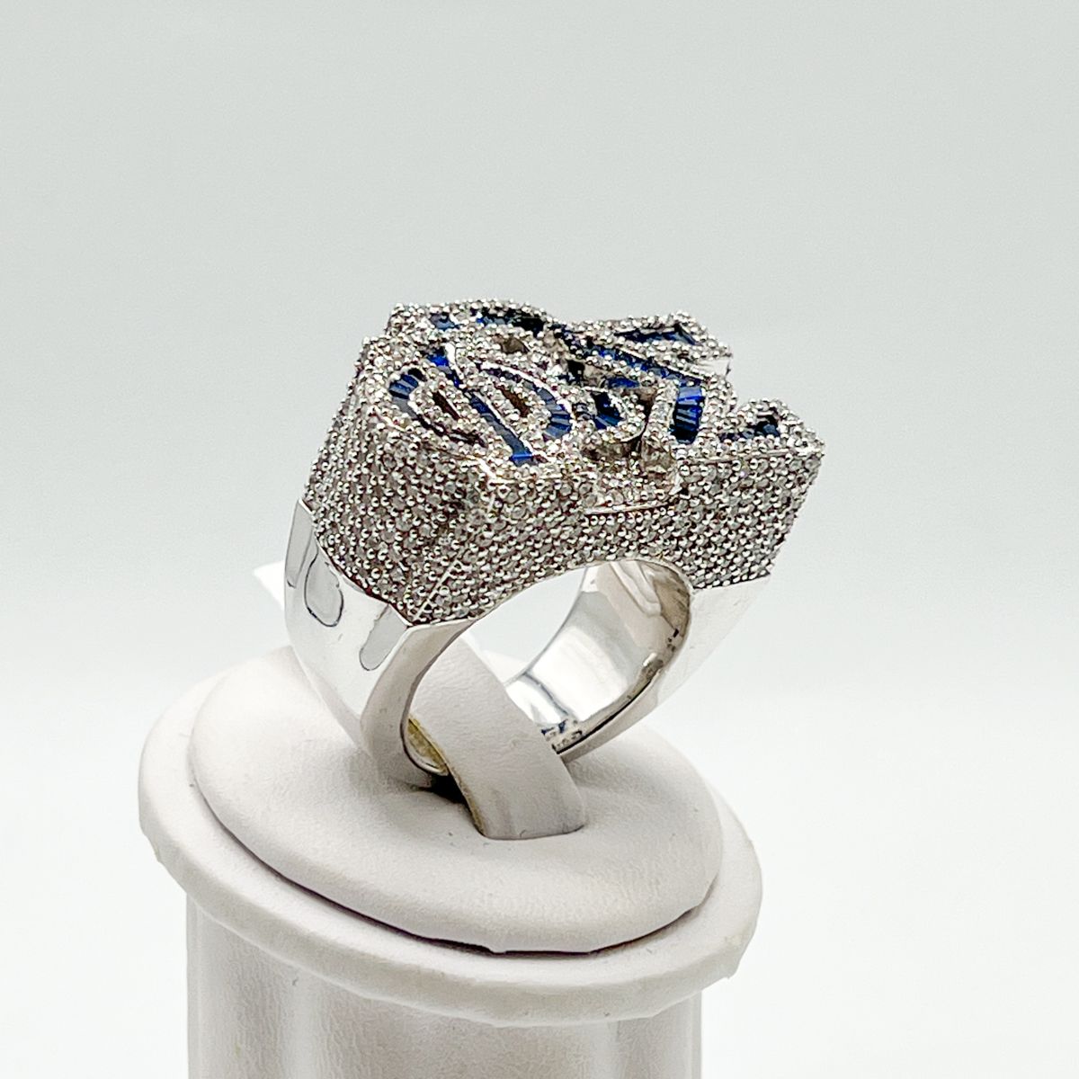 Staggered ΦΒΣ Ring