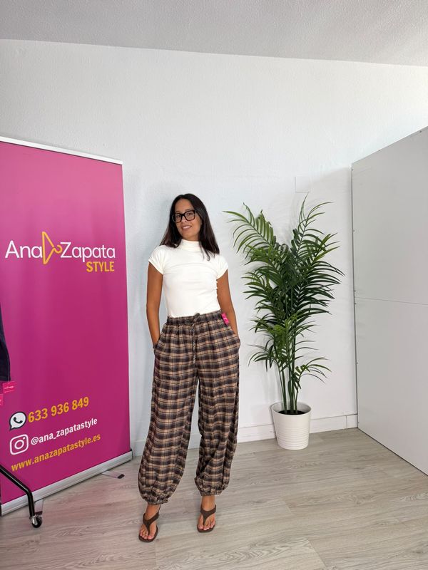 Pantalón tendencia cuadros