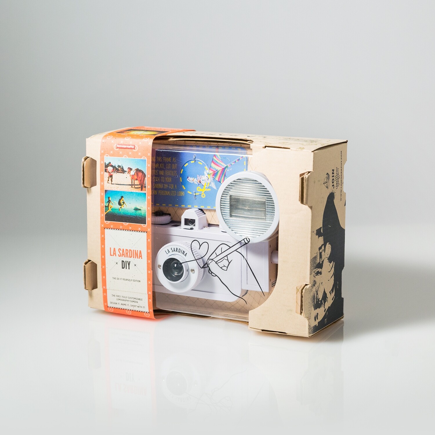 Lomography La Sardina DIY - 35mm Wide Angle Camera