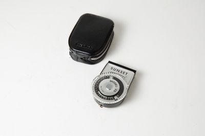 Sunset Model-25 Light Meter