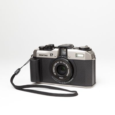 Pentax 17