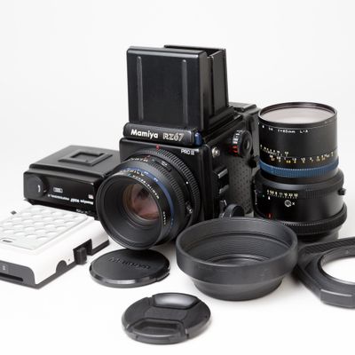Mamiya RZ67 PROII 67 kit w/ 105mm, 65mm, Left-Hand Grip &amp; Zinstax Back!