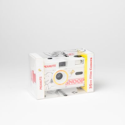 スヌーピー　フィルムカメラ Amazon.com : Polaroid 600 Snoopy Instant Film Camera : Electronics