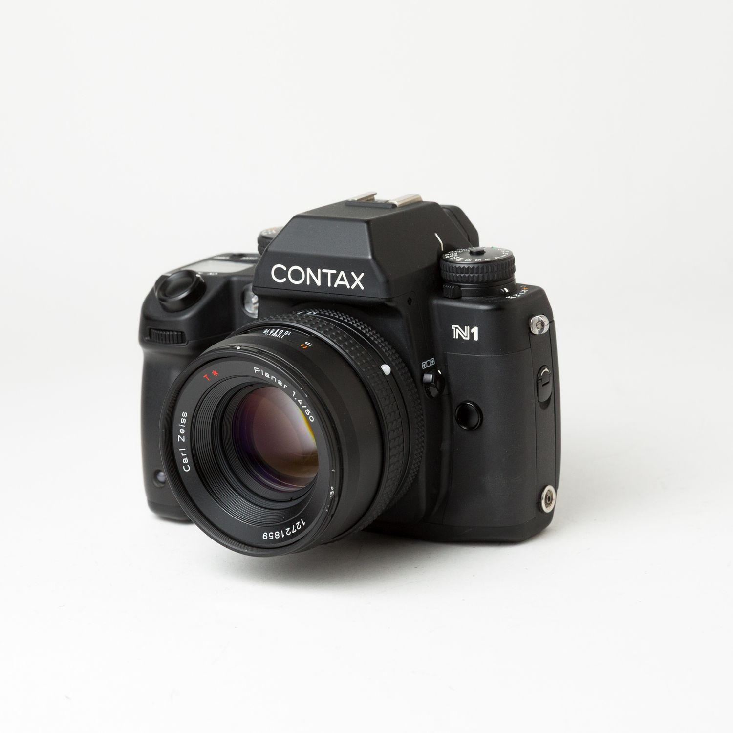 Contax N1 with Zeiss 50mm f/1.4 lens and Data back!