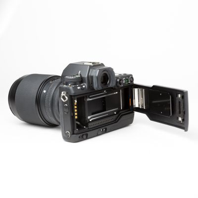Contax N1 w/ Zeiss 70–300mm f/4–5.6