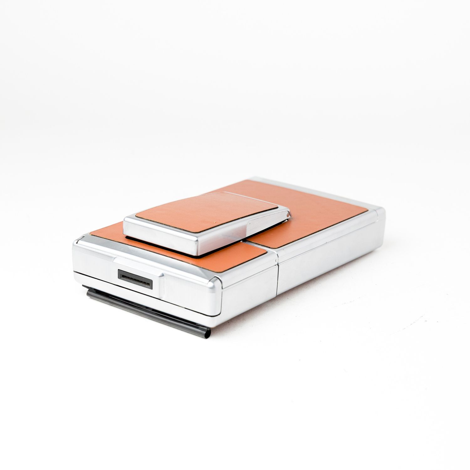 Polaroid SX-70 refurb by Retrospekt