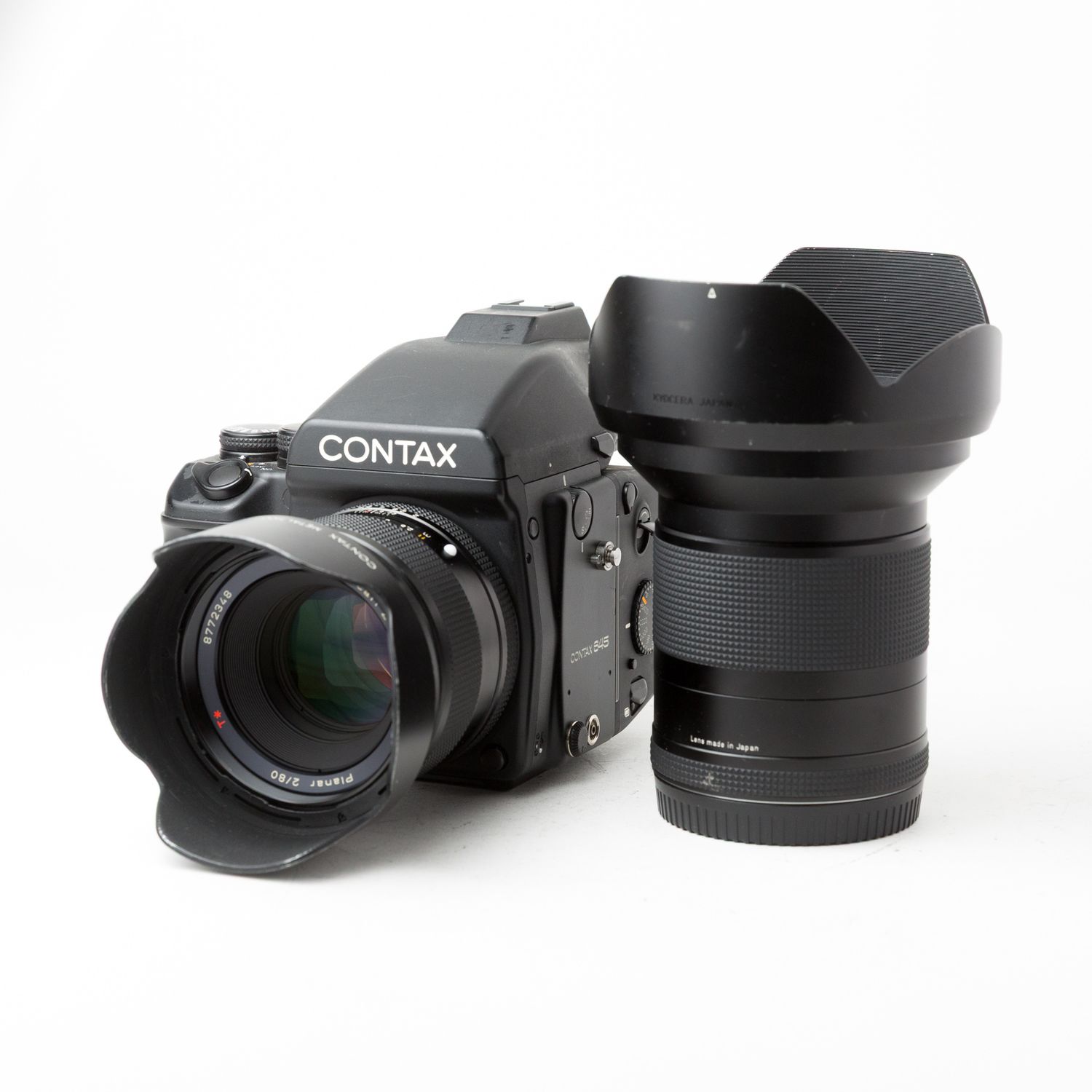 Contax 645 w/ 80mm f/2, 35mm f/3.5 lenses + Accessories