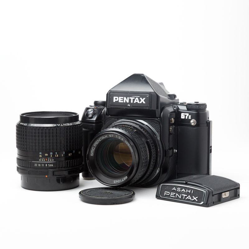 PENTAX 67ii 105mm 2.4 165mm 2.8 付属品あり完動品 Pentax 67II KIT w/ 105mm f/2.4, 55mm f/4 lenses, and Waist level