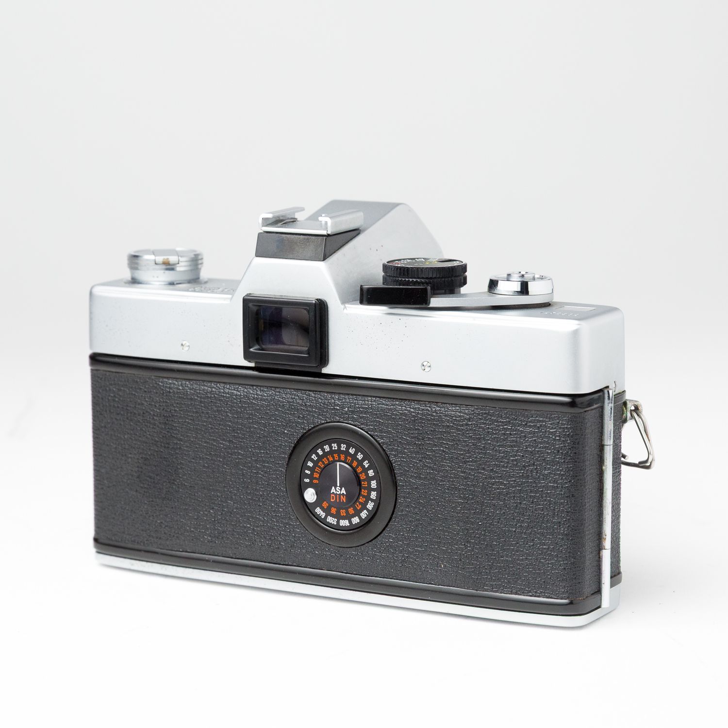 Minolta SRT101 w/ 55mm f/1.7 lens