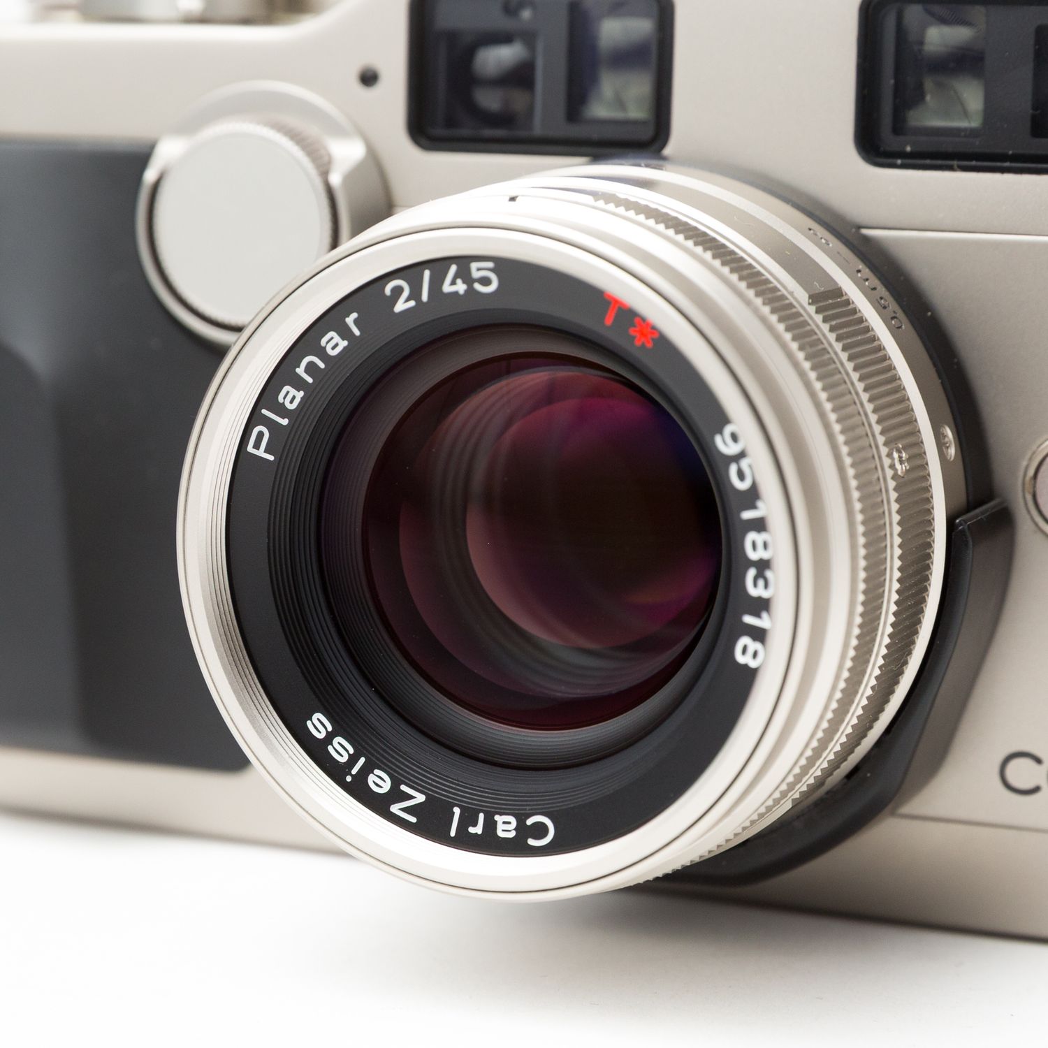 Contax G2 w/45mm f/2 lens, TLA 200 Flash &amp; cable