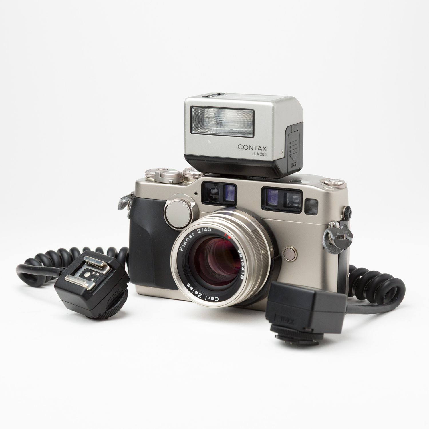 Contax G2 w/45mm f/2 lens, TLA 200 Flash &amp; cable