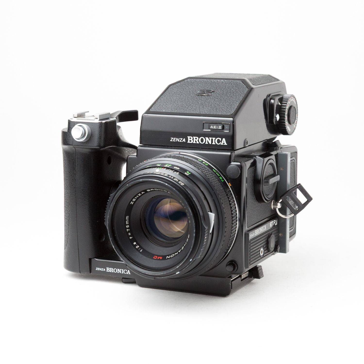 Zenza Bronica ETRsi w/ 75mm f/2.8 lens