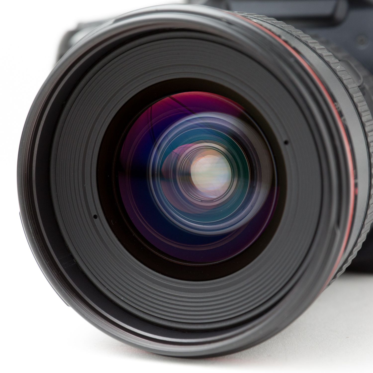 Canon EOS 7 w/ EF 20-35mm f/2.8 Lens