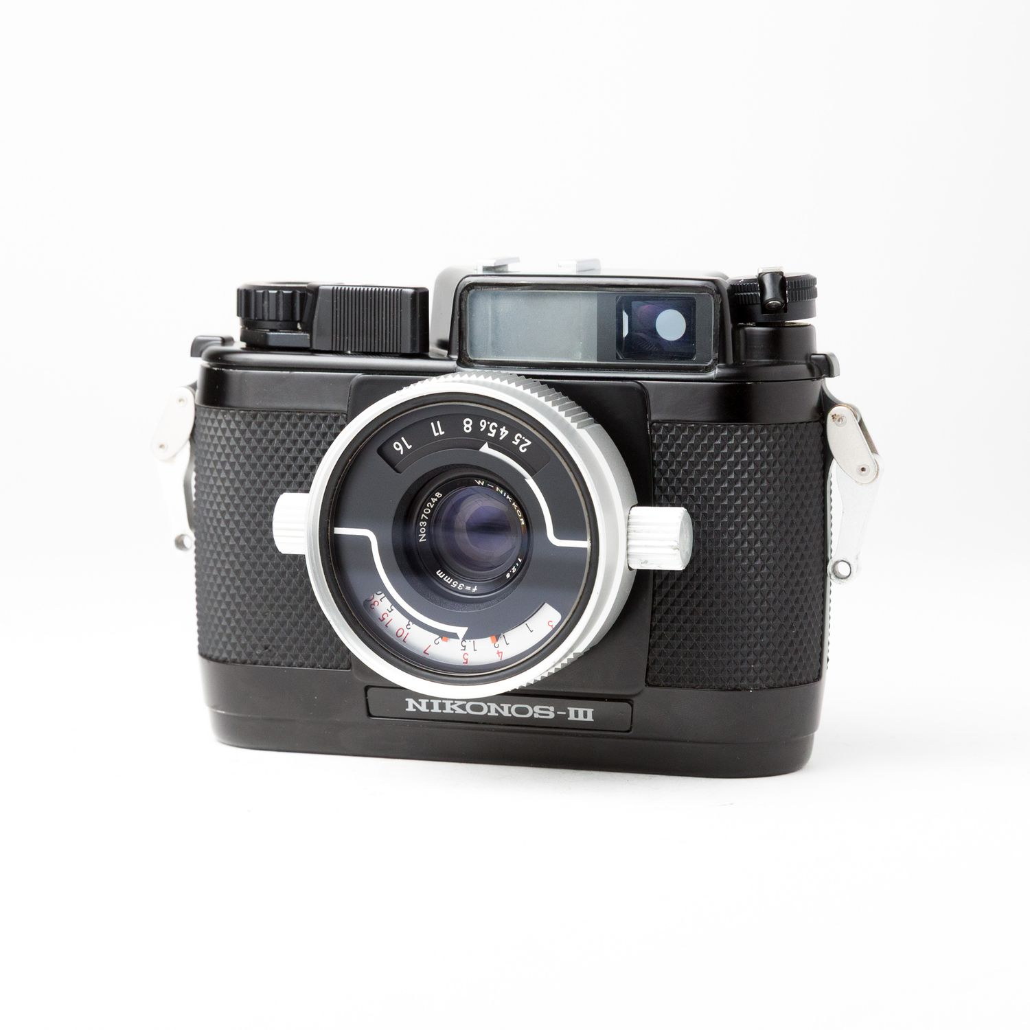 Nikonos III w/ 35mm f/2.5 lens
