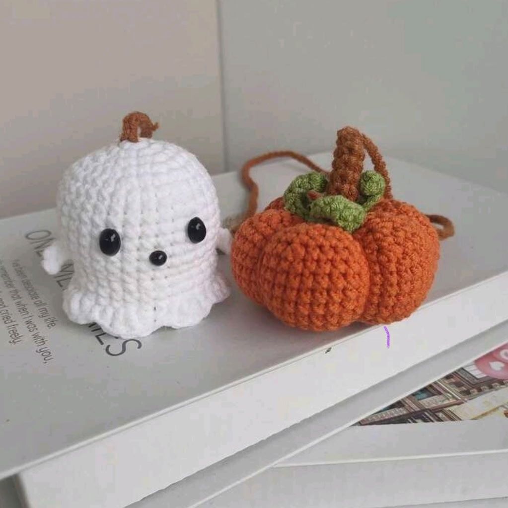 Ghost Pumpkin Hanger