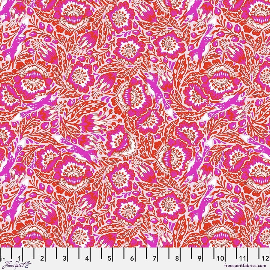 Tula Pink Tiny Beasts Out Foxed PWTP184 Glow