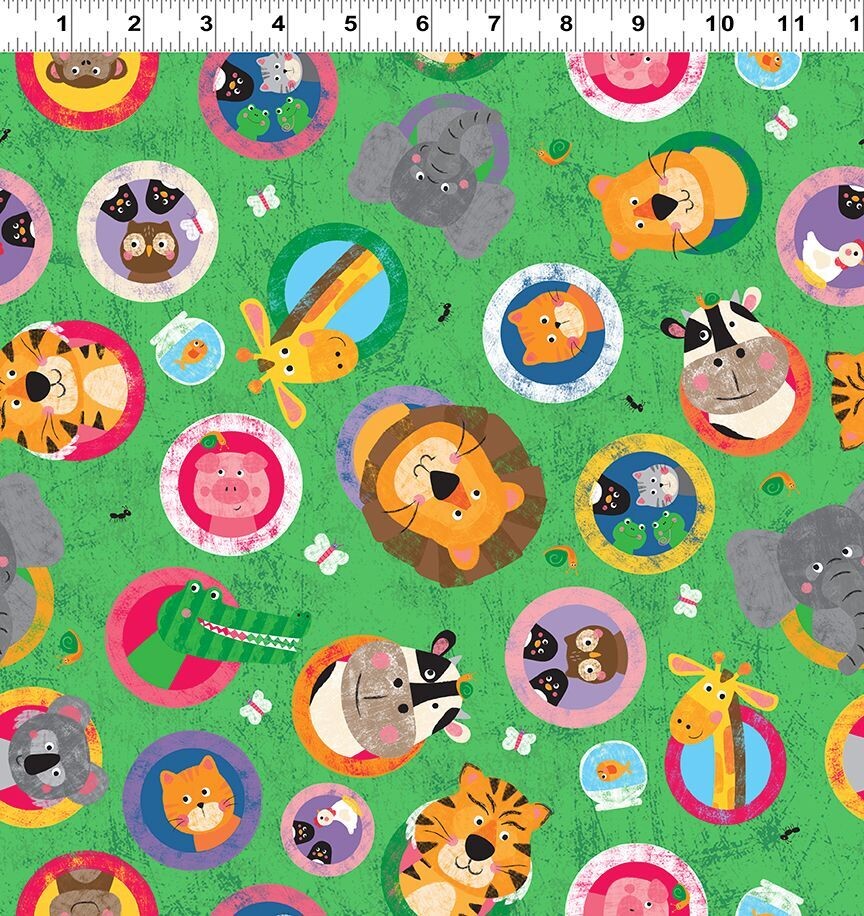 Noah and Friends Porthole Animals Green