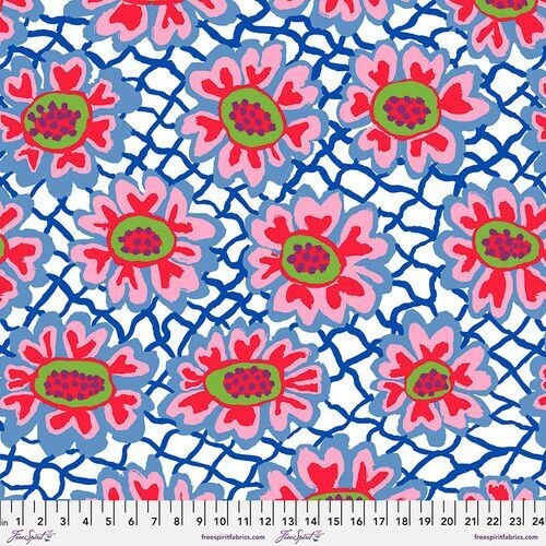 Kaffe Fassett Collective Backing QBBM003 Flower Net White