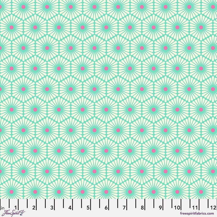 Tula Pink Besties Daisy Chain PWTP220 Meadow
