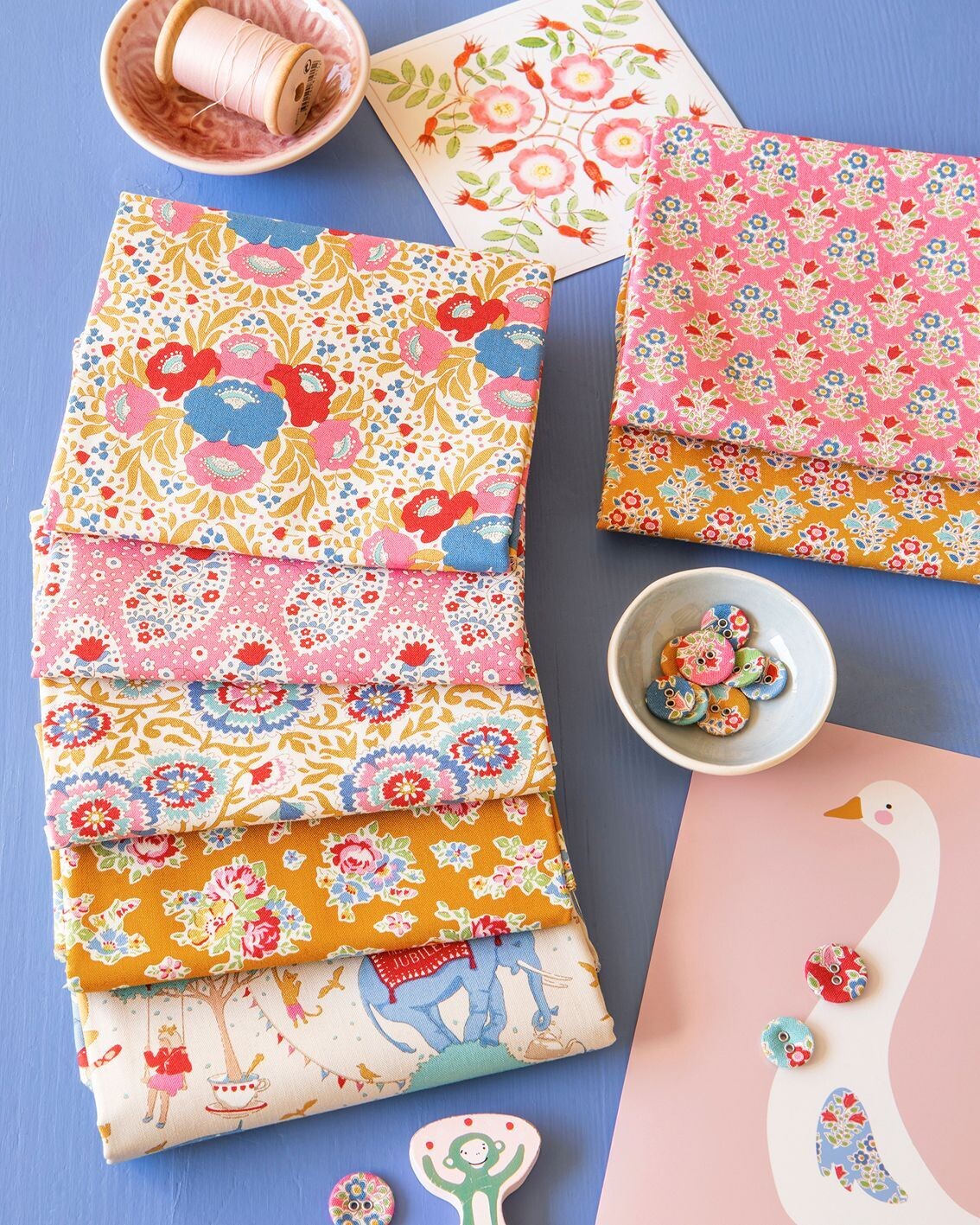 Tilda Jubilee 5 fabrics x 1/2 metre Bundle Sand