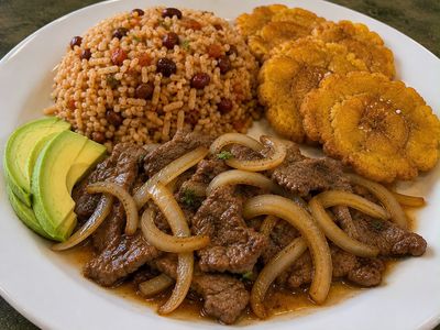 Bistec encebollado