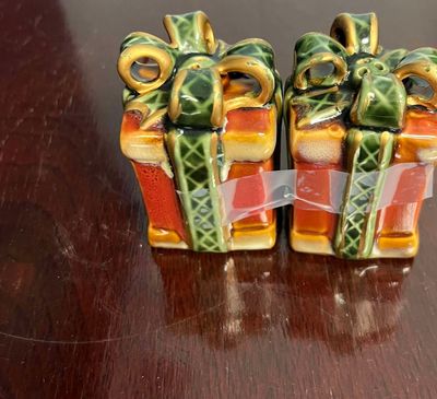 Vintage Japanese Salt &amp; Pepper Christmas