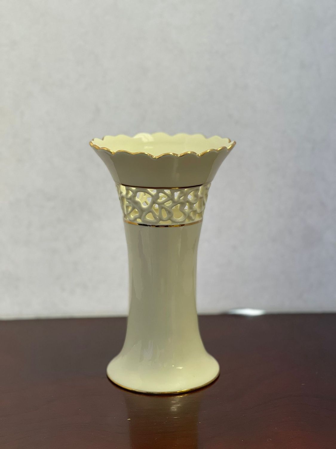 Lenox Vase w/ Gold &amp; Open Weave