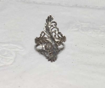 Vintage Sterling Silver Filigree Scrolled Swirl Diamond Cut Ring SZ 5