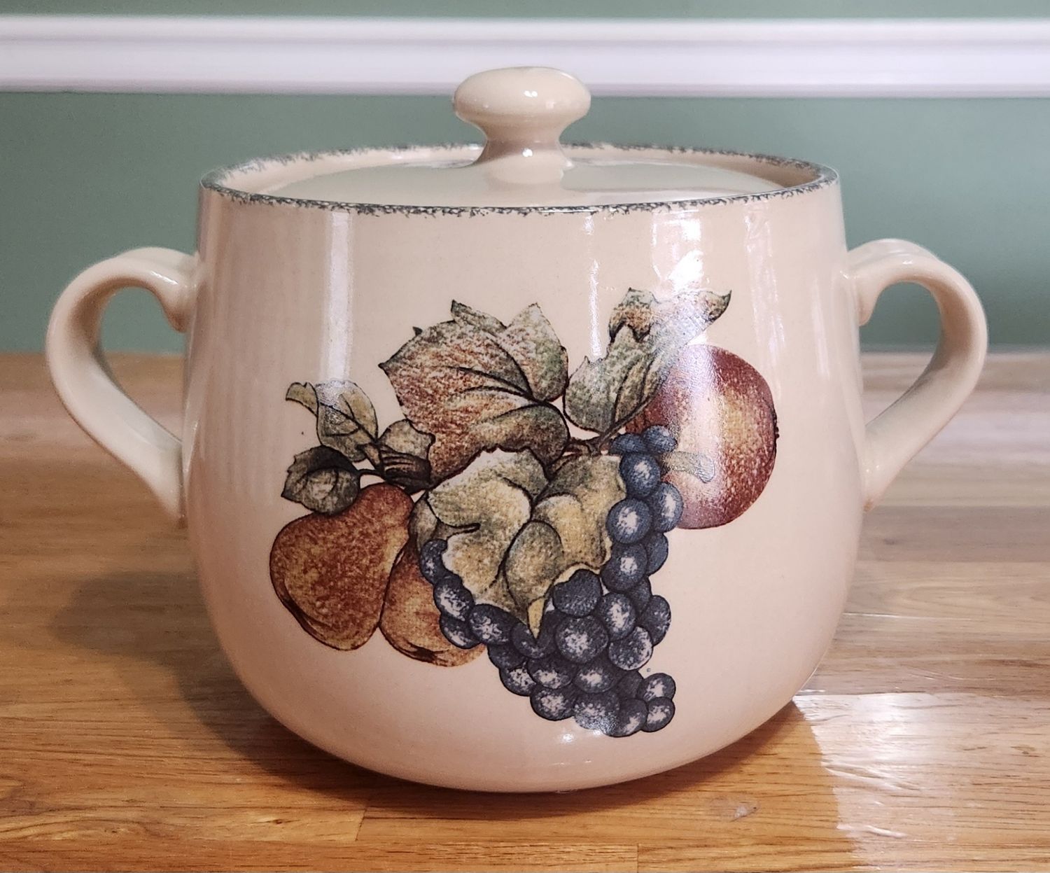Fruit by Home &amp; Garden Party Bean Pot &amp; Lid 2002