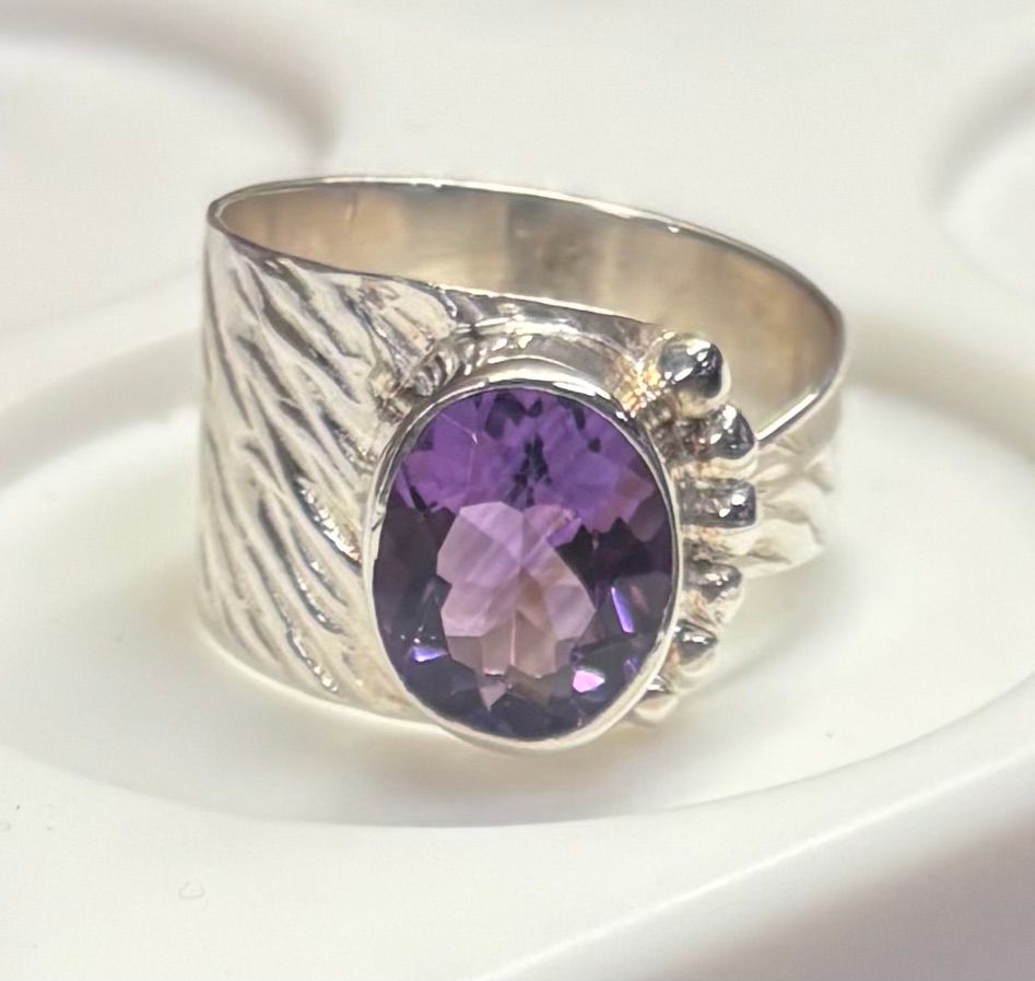 SS0396-Designer Ring : Amethyst