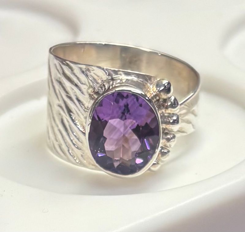SS0396-Designer Ring : Amethyst