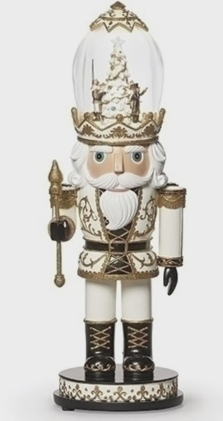 RO0372 - White Nutcracker : 16.25 in H
