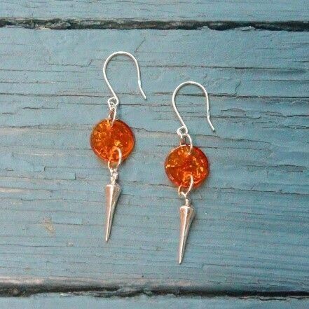 VS0478-Amber Ear