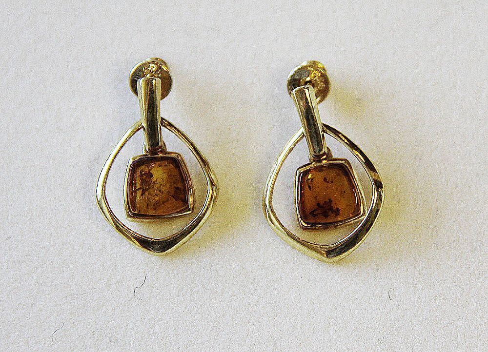 VS0545-Amber Ear