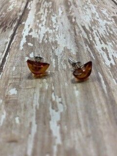 VS0536-Amber Ear